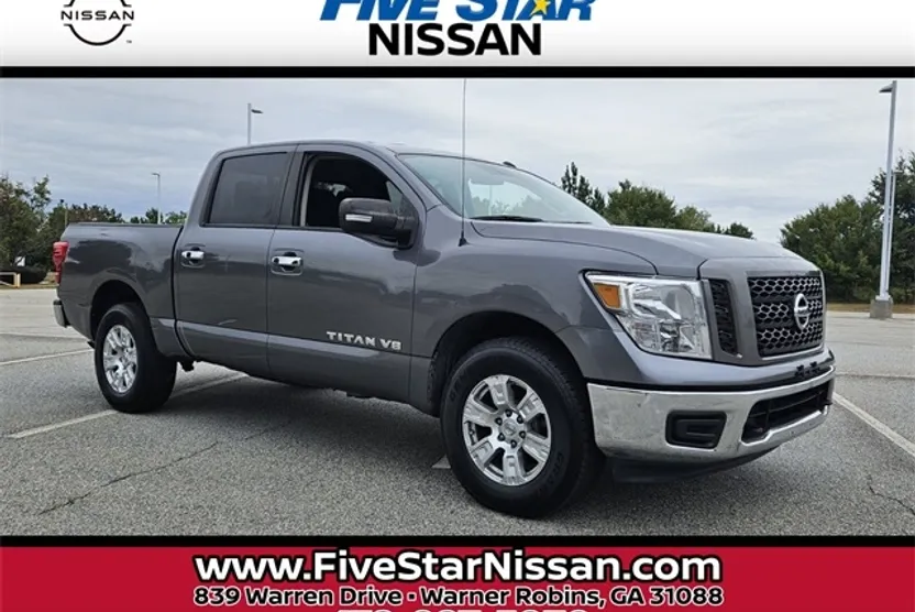 2019 Nissan Titan SV photo 1