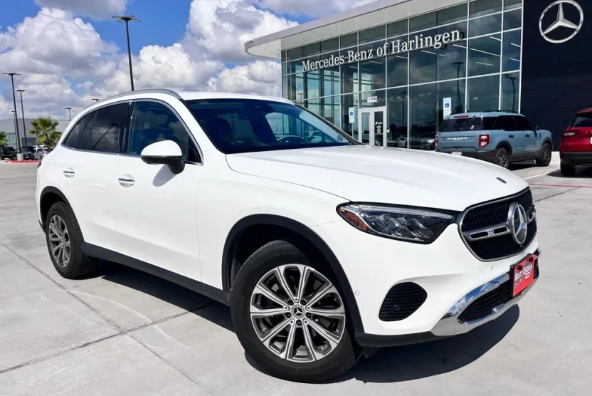 2024 Mercedes Benz GLC 300 photo 1