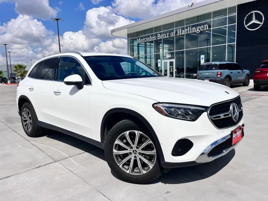 2024 Mercedes Benz GLC 300 photo 1