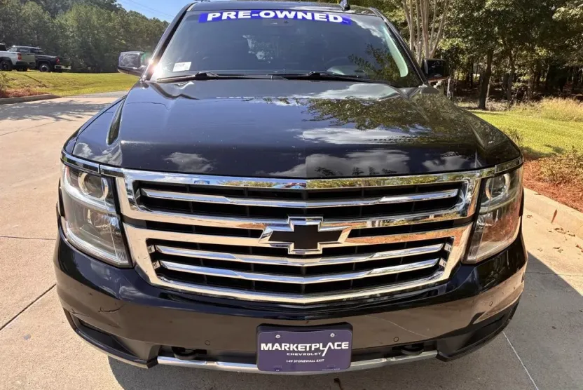 2019 Chevrolet Tahoe LT photo 1