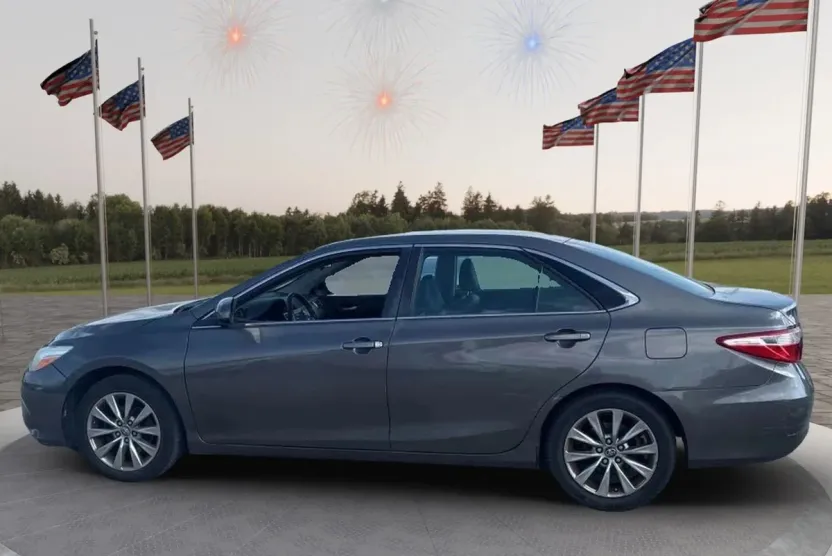 2017 Toyota Camry XSE photo 1