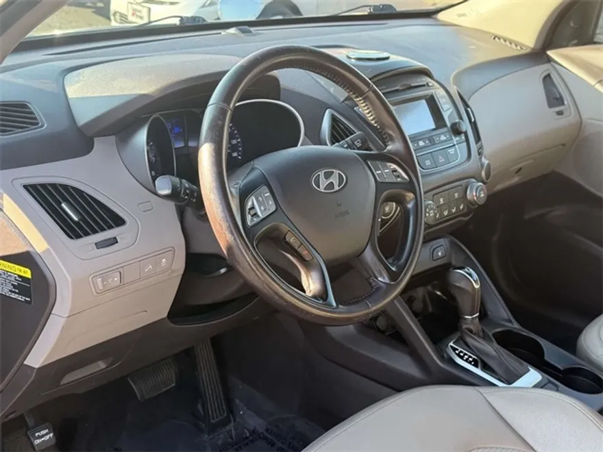 2015 Hyundai Tucson SE photo 1
