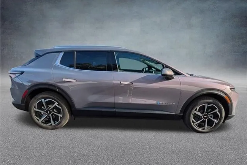 2026 Chevrolet Equinox EV 1LT photo 1