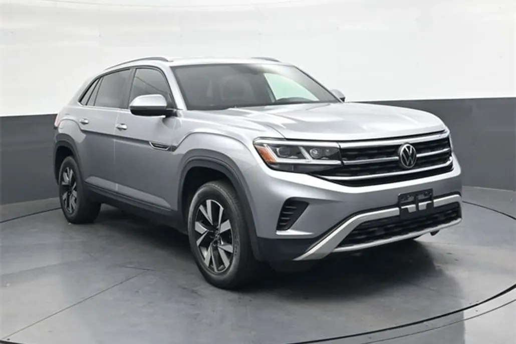 2022 Volkswagen Atlas Cross Sport SE photo 1