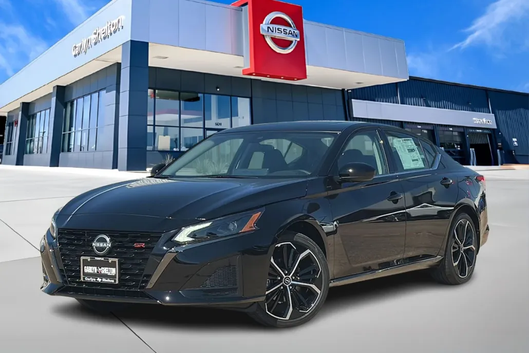 2025 Nissan Altima SR photo 1