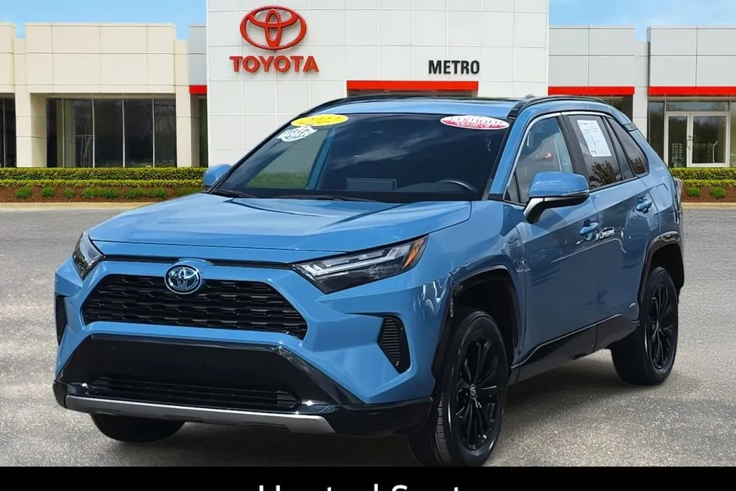 2022 Toyota RAV4 Hybrid SE photo 1