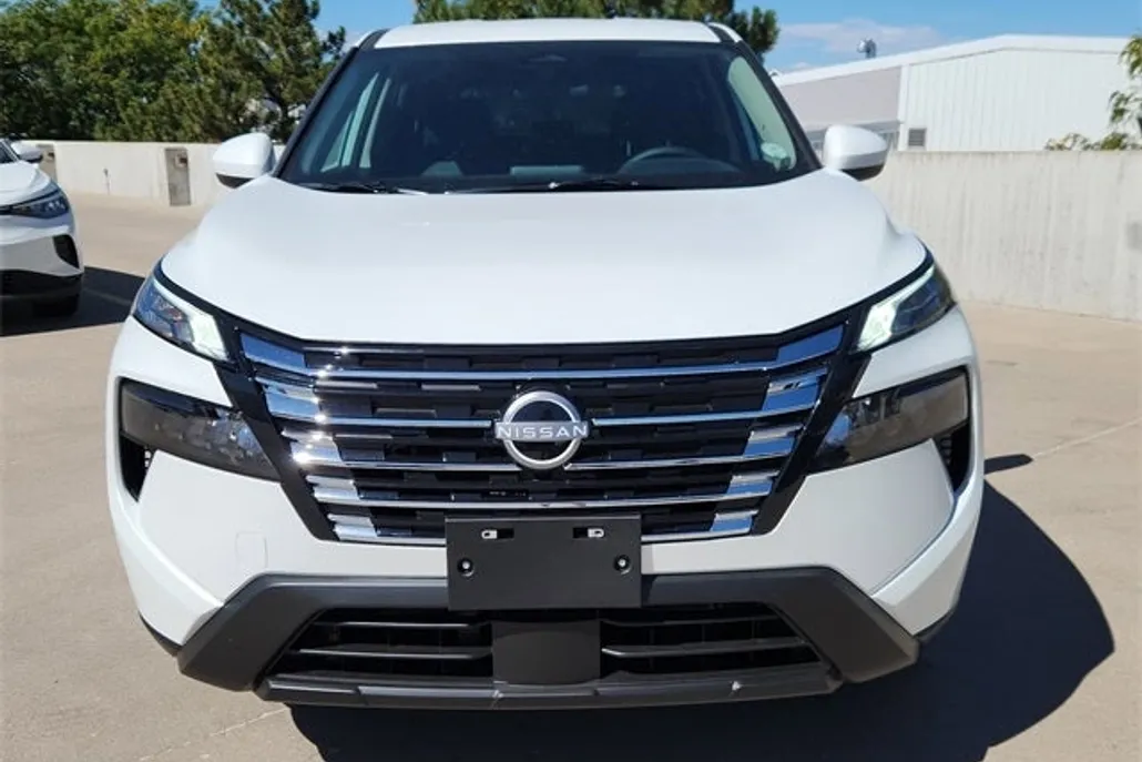 2026 Nissan Rogue SV photo 1