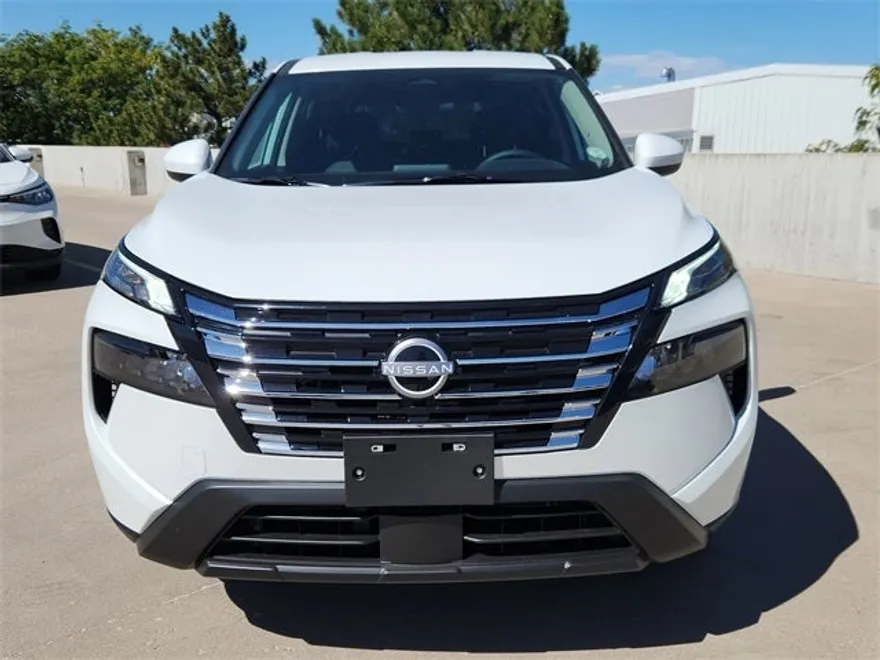 2026 Nissan Rogue SV photo 1