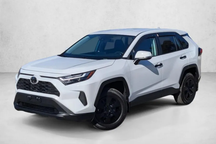 2024 Toyota RAV4 LE photo 1