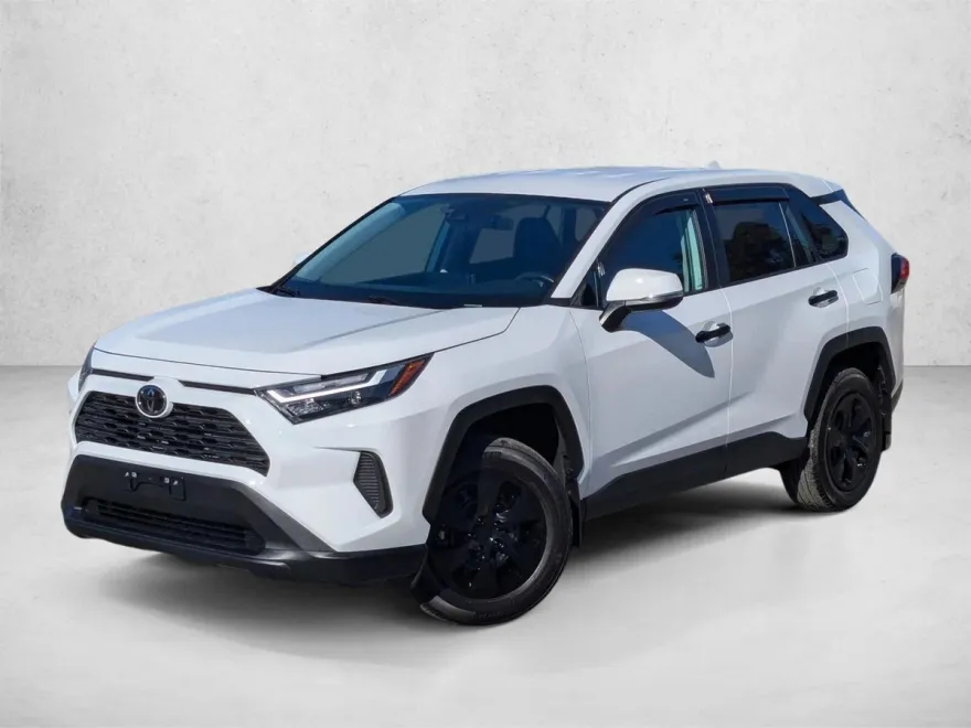 2024 Toyota RAV4 LE photo 1