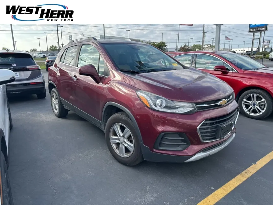2017 Chevrolet Trax LT photo 1