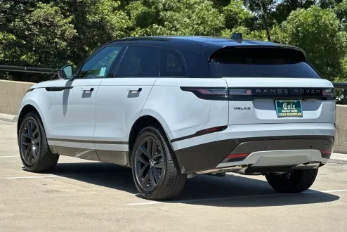 2026 Land Rover Range Rover Velar SE photo 3