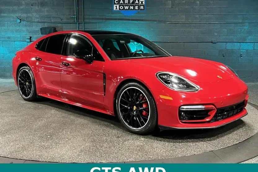 2023 Porsche Panamera GTS photo 1