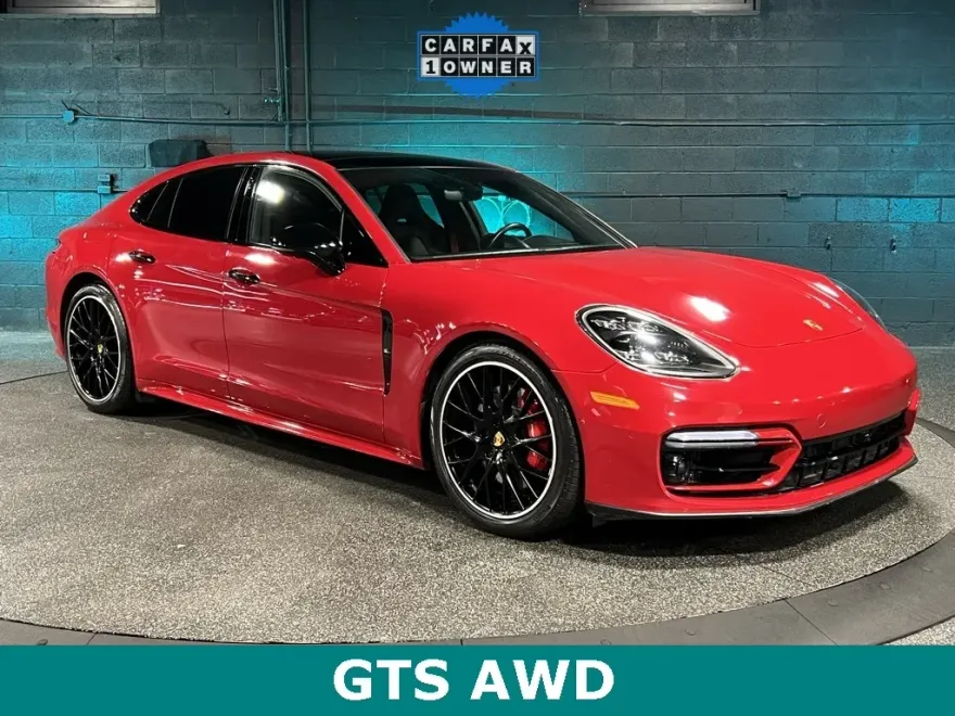 2023 Porsche Panamera GTS photo 1