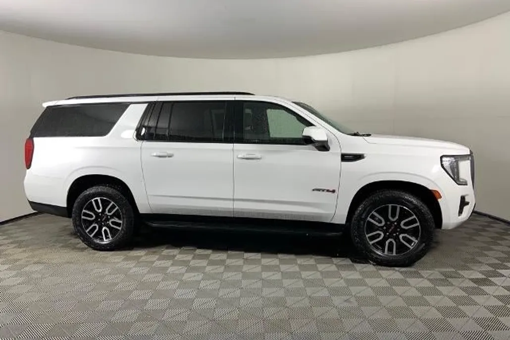 2021 Gmc Yukon XL AT4 photo 1