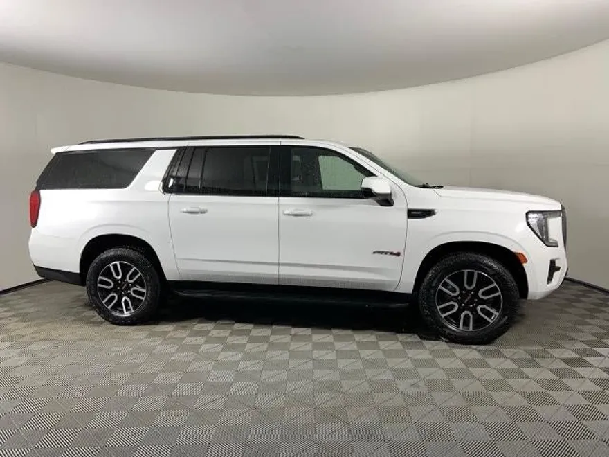 2021 Gmc Yukon XL AT4 photo 1