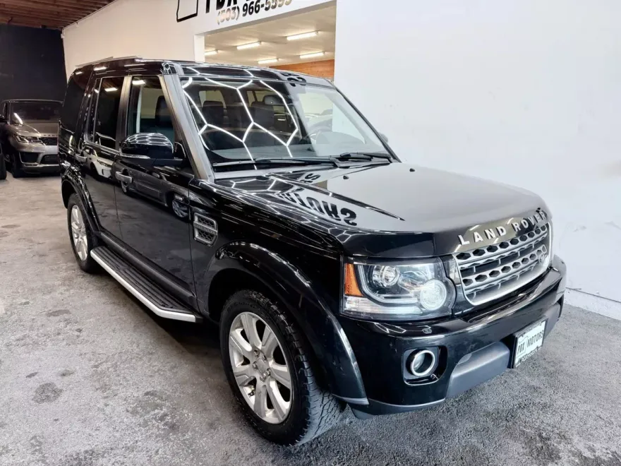 2015 Land Rover LR4 HSE photo 1