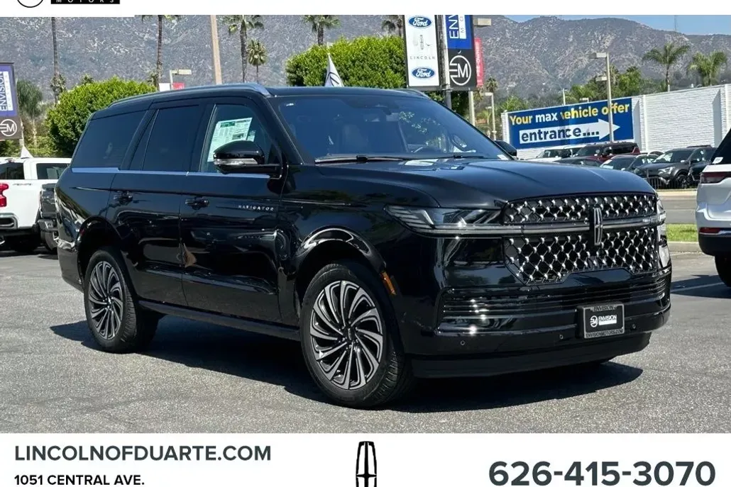 2025 Lincoln Navigator Black Label photo 1