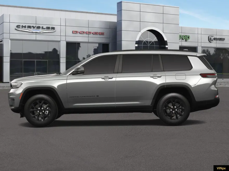 2025 Jeep Grand Cherokee Laredo photo 3