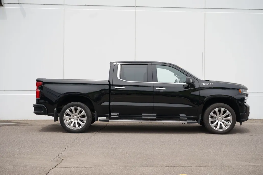 2022 Chevrolet Silverado 1500 High Country photo 1