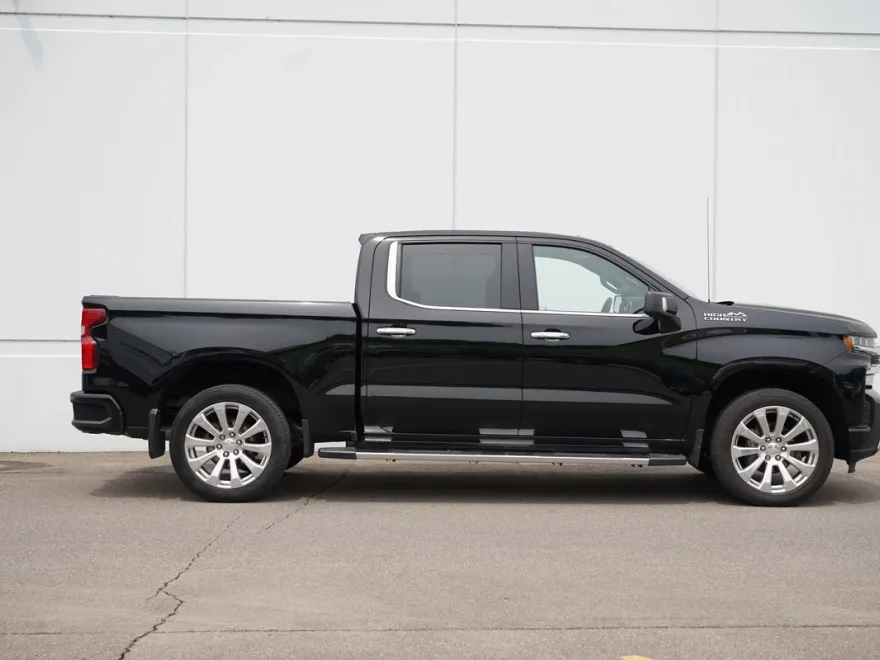 2022 Chevrolet Silverado 1500 High Country photo 1