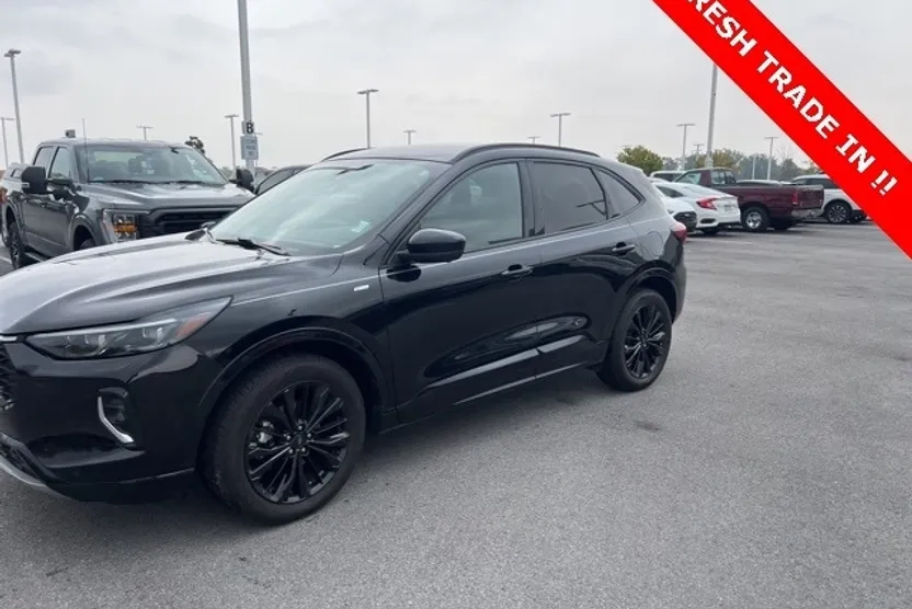 2023 Ford Escape ST-Line Elite photo 1