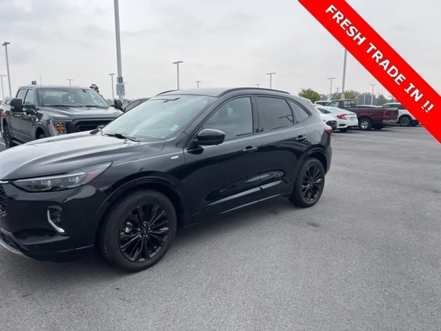 2023 Ford Escape ST-Line Elite photo 1