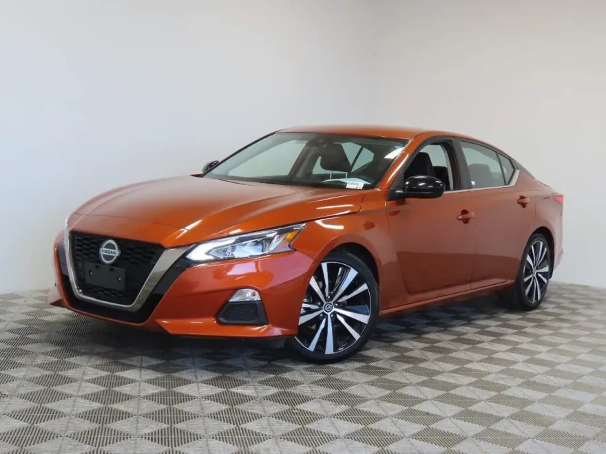 2022 Nissan Altima 2.5 SR photo 1