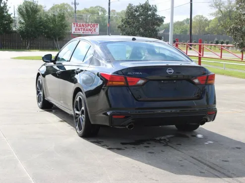 2023 Nissan Altima 2.5 SR photo 4