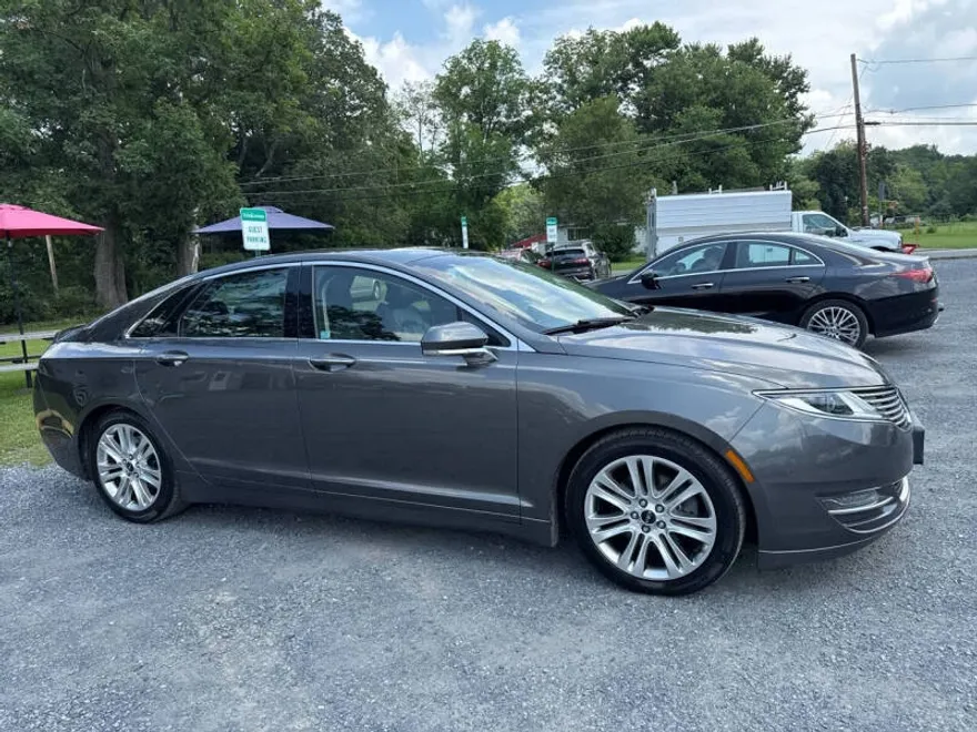 2016 Lincoln MKZ photo 1