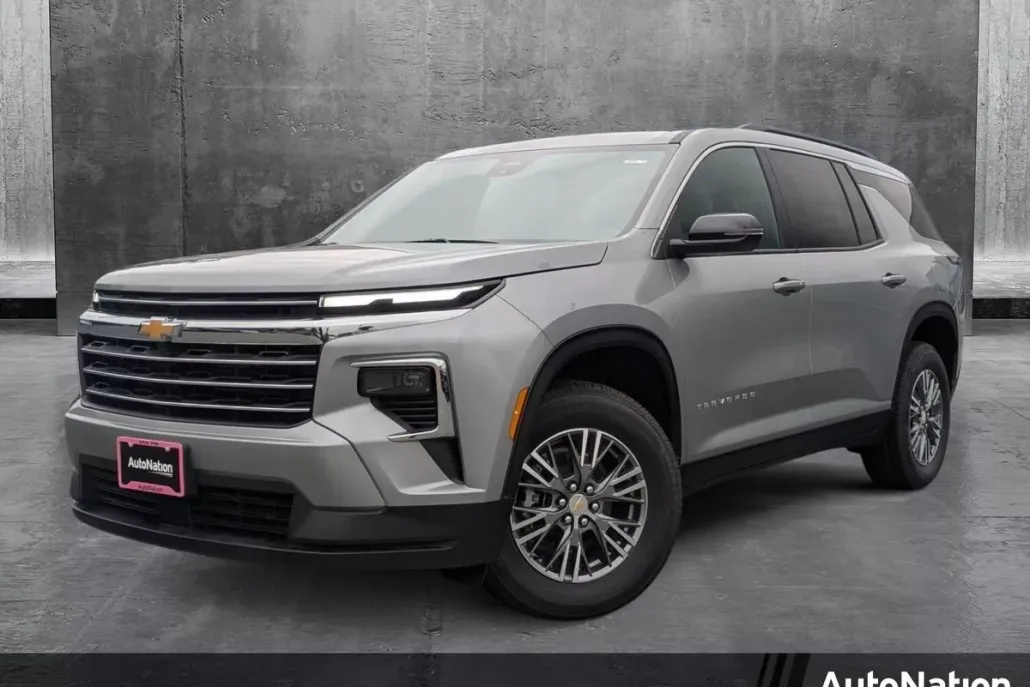 2025 Chevrolet Traverse photo 1