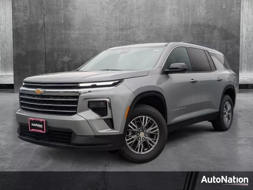 2025 Chevrolet Traverse photo 1