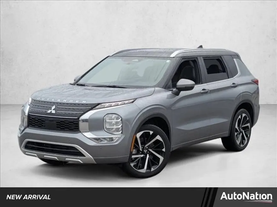 2023 Mitsubishi Outlander SEL photo 1
