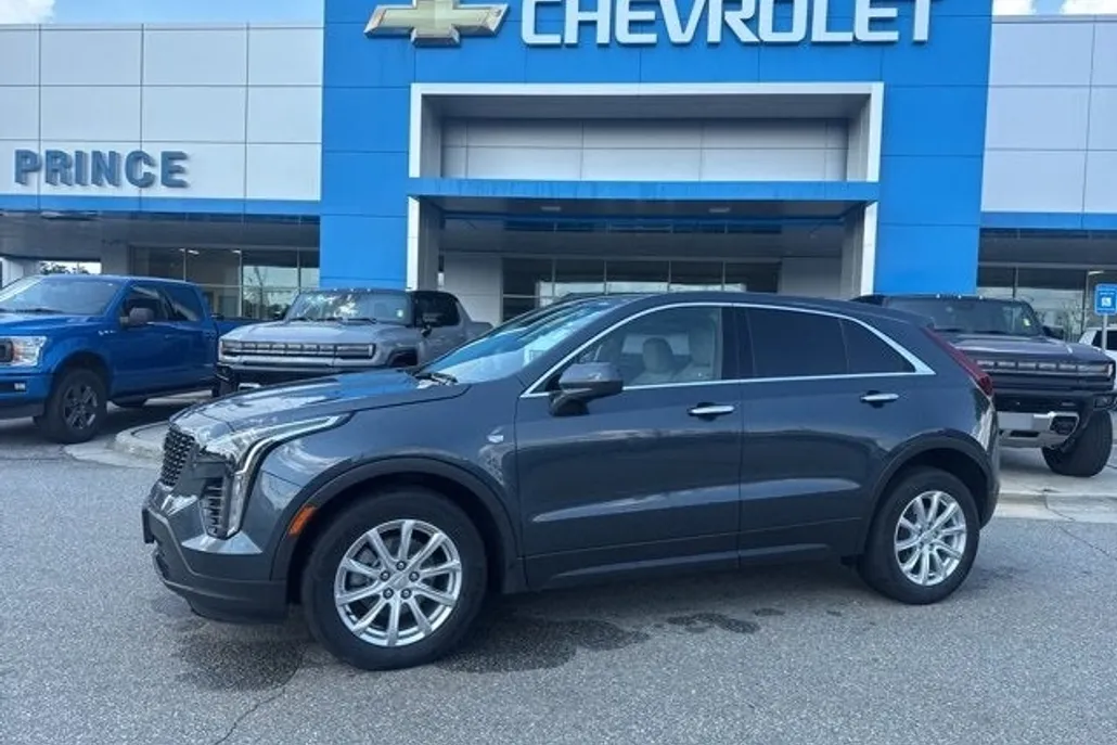 2021 Cadillac XT4 Luxury photo 1