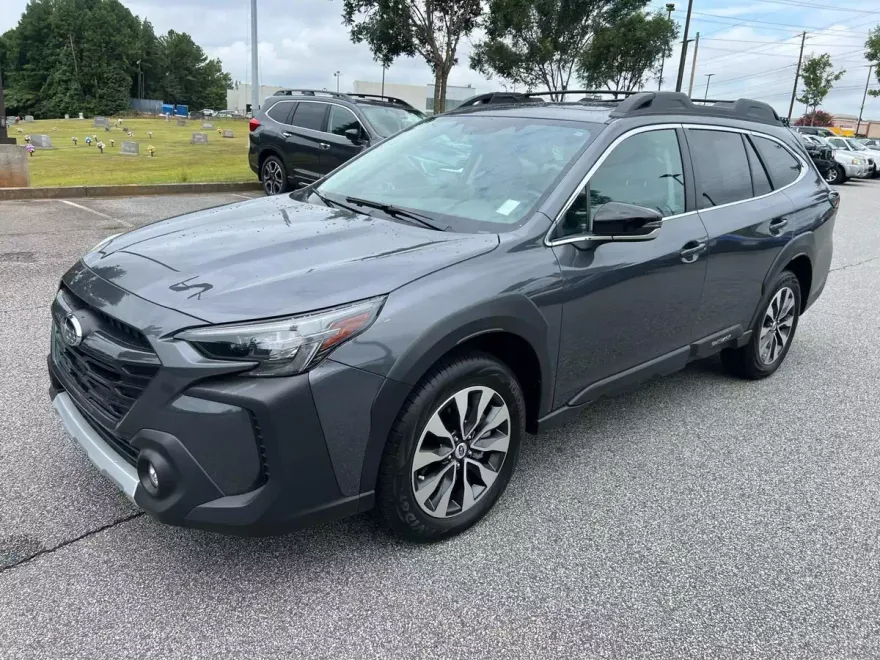2025 Subaru Outback Limited photo 1