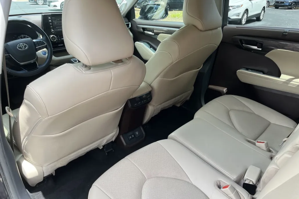 2020 Toyota Highlander Hybrid Limited photo 1