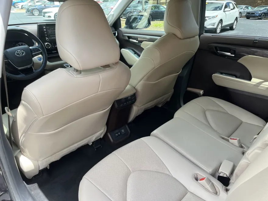 2020 Toyota Highlander Hybrid Limited photo 1