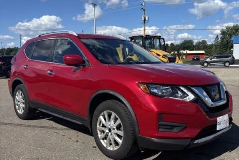 2017 Nissan Rogue SV photo 1