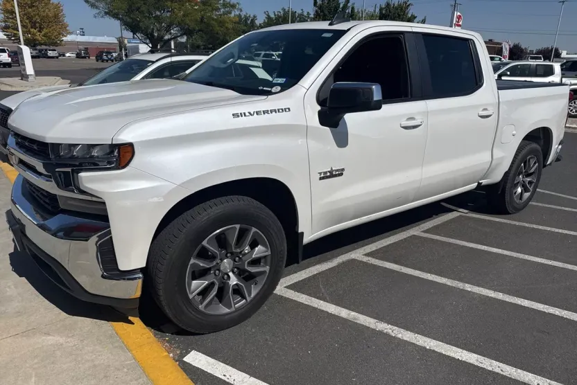 2019 Chevrolet Silverado 1500 LT photo 1