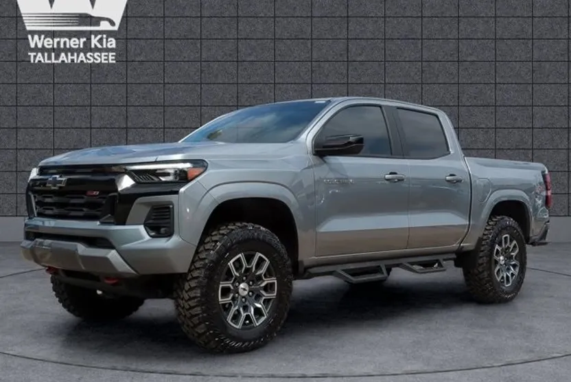 2024 Chevrolet Colorado Z71 photo 1