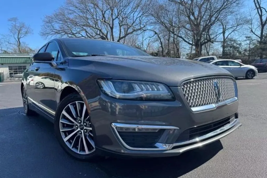 2017 Lincoln MKZ Select photo 1