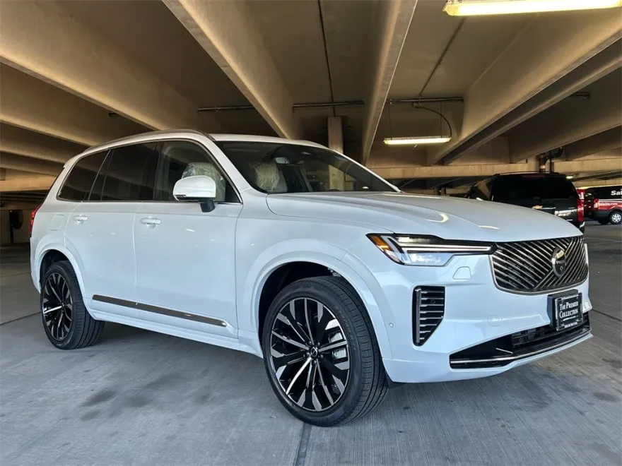 2026 Volvo XC90 Plus photo 1