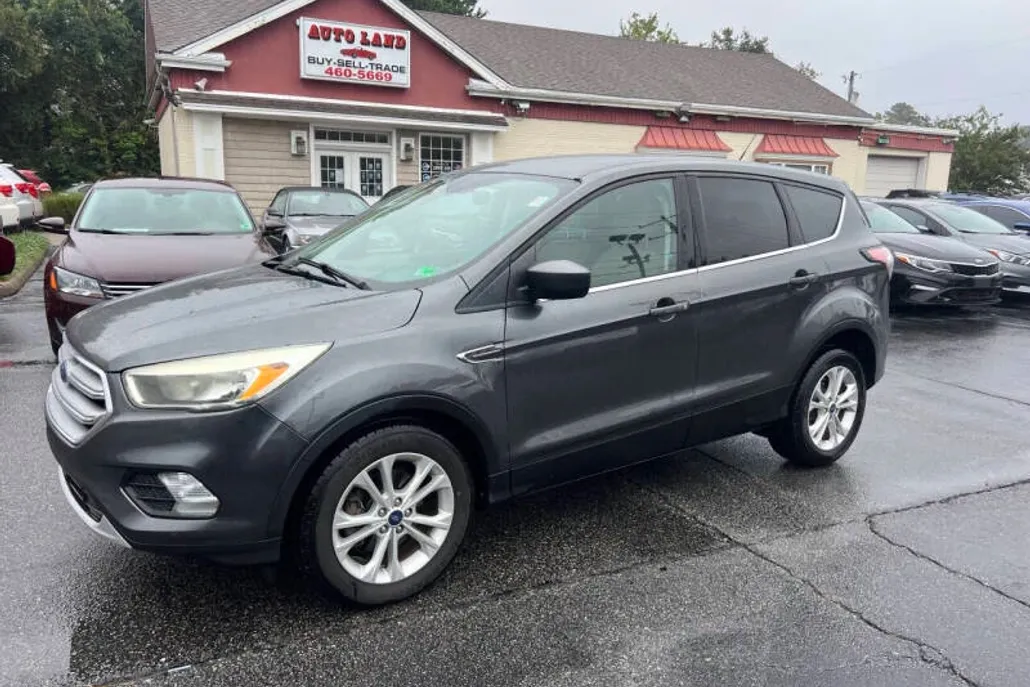 2017 Ford Escape SE photo 1