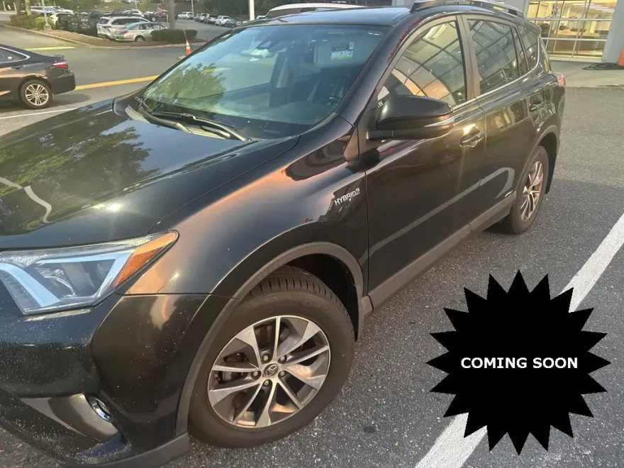 2017 Toyota RAV4 Hybrid XLE photo 1