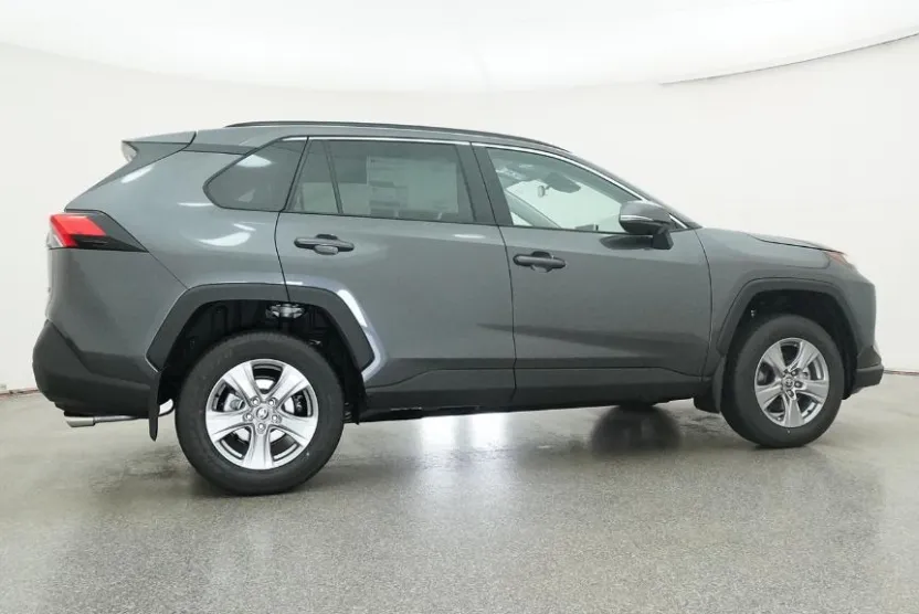 2025 Toyota RAV4 XLE photo 1