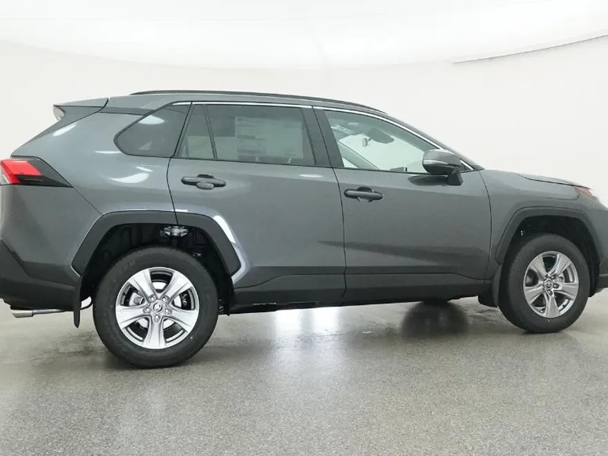 2025 Toyota RAV4 XLE photo 1