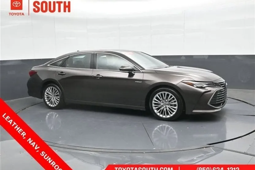 2019 Toyota Avalon Hybrid Limited photo 1