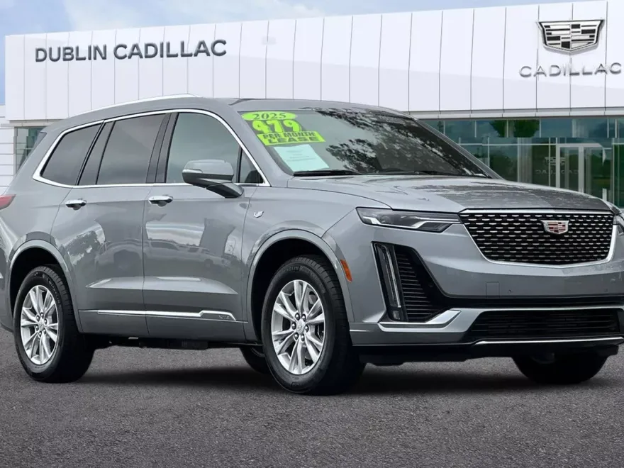 2025 Cadillac XT6 Luxury photo 1