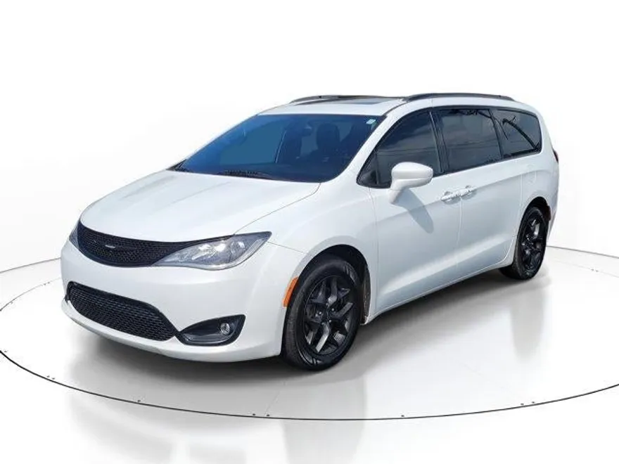 2018 Chrysler Pacifica Touring Plus photo 1