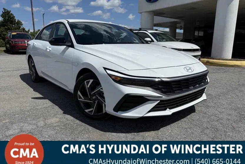 2025 Hyundai Elantra SEL Sport photo 1